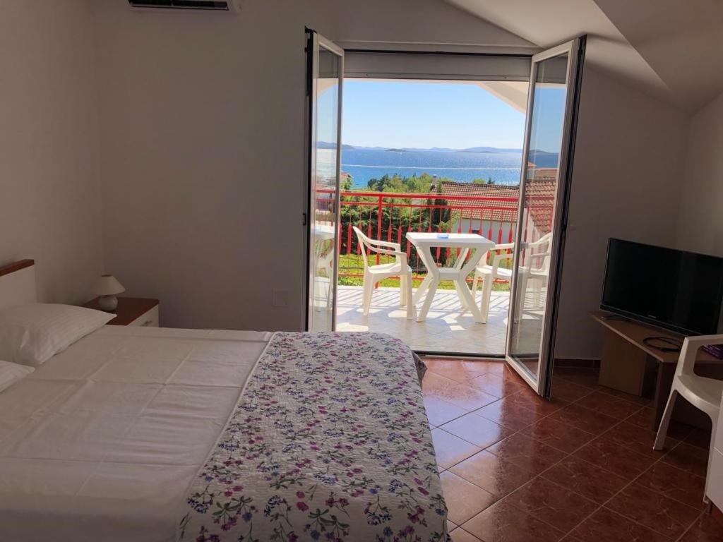 Francis Appartements Pakoštane Εξωτερικό φωτογραφία