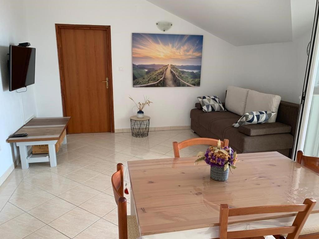 Francis Appartements Pakoštane Εξωτερικό φωτογραφία