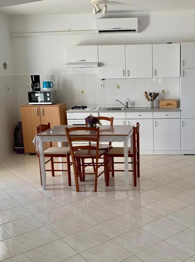 Francis Appartements Pakoštane Εξωτερικό φωτογραφία
